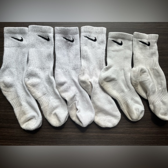 White Nike Everyday Cushioned Crew Socks - Picture 1 of 4